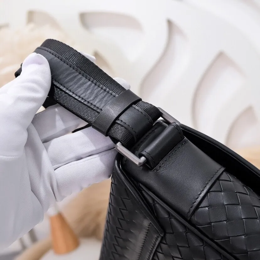 All categories 💚 Top version men’s bags 💚 BV 2024 new BV crossbody bag